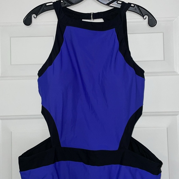 MIRACLESUIT High Neck Halter Cut Out Open Back Slimming Swim Suit One Piece 16 - Picture 2 of 8